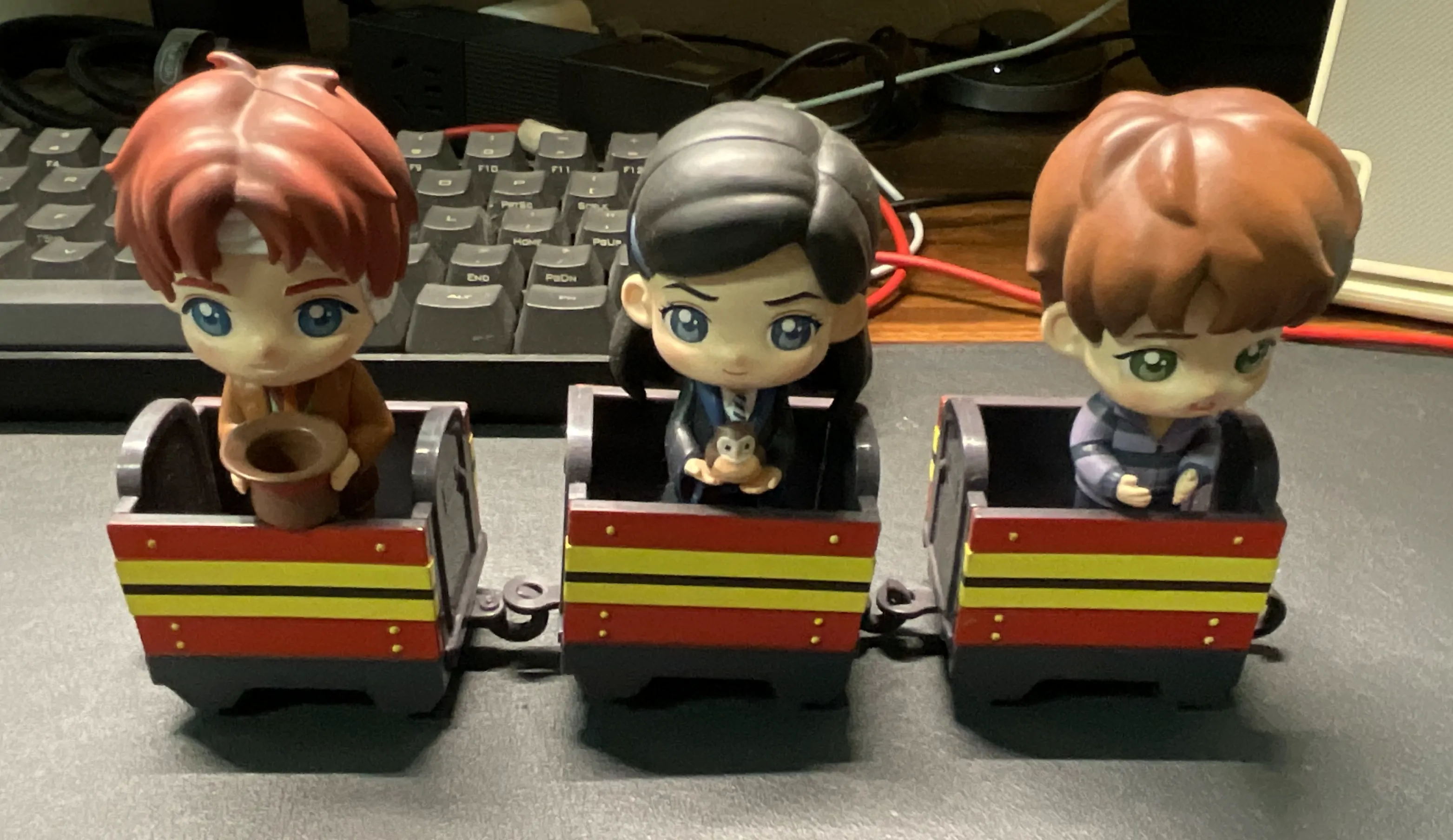 乔治 & 秋 & 纳威